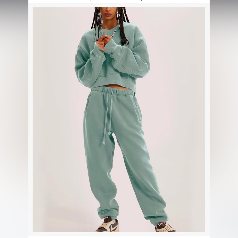 Ladies 2 piece swet set in “Bean Green” color.
